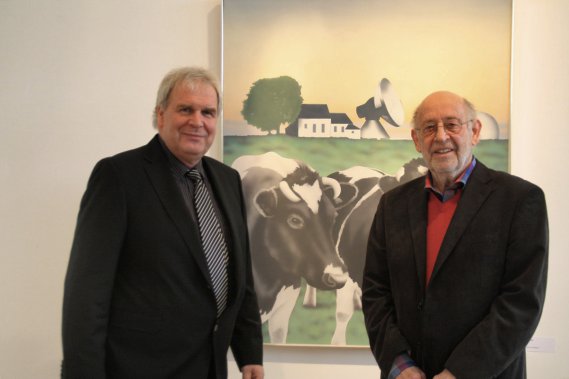 Claus Vahle (re.) mit Dr. Uwe Haupenthal bei der Eröffnung der Ausstellung